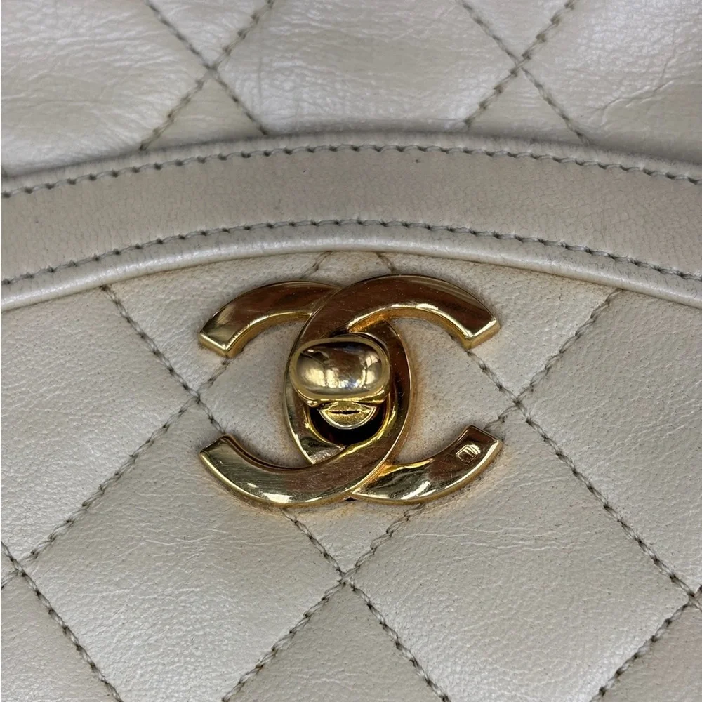 Chanel single flap lambskin beige square chain bag - Picture 4 of 12